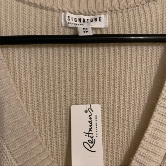 NWT V-Neck maxi belted sweater dress - Picture 6 of 10